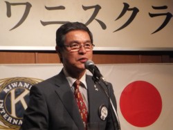 �������L���j�X�N���u�ň��A���q�ׂ鑁�앛�K�o�i�[