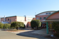 �t�[�h�p���F�{���ɊJ�݂����F�{�H��