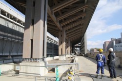 ���Y�̃A�J�}�c��X�M���g�p�����z�[���B�l�����t�߂Ƀ��[�����~�����B���㌚�݂���鉺����̍��ˁi�z�[���j�͎ʐ^�E��ƂȂ�