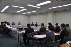 �P���P�V���ɓ���ŊJ�����]�c��B�L���҂��ƌo�c�҂�W�l���Q������