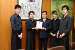 �`��������n�������i�C�g�̃X�^�b�t��