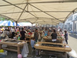 �Q���Ԃŉ��ׂU��l�����ꂵ���u���{�{�X�t�Ղ�v