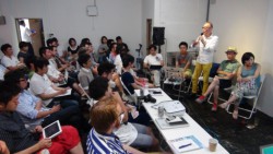 ��100�l���Q�������g�[�N�C�x���g