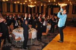 ���s�ψ����𖱂߂����؉q�E���؉^���В�(12����)�̔����Ŗ��ΎO�����鑲�Ɛ������B���N�̓�����͎������̉����ŊJ�×\��