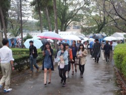 3���Ԃŉ���15000�l�̐l�o��������