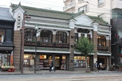 �i���X���I�[�v�����������͂P�X�Q�S�N�Ɍ��z���ꂽ����