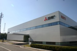 ���������k�b�c�C�m�x�[�V�����Z���^�[�B�Q�K���Ăŉ����ʐς͖�S�O�T�O�u�B���N�P���ɍ��u�s����t�����Ɠ��������ړ]�A��Q�O�O�l�̋Z�p�҂炪�Ɩ����J�n����