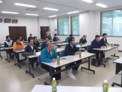 �����͂Q�Q�l���o�Ȃ���