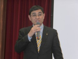 �u�t�̏H�c�d�T�E�A�E��񕔒��B�A�i���O�A���̏d�v����i����