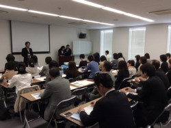 ��u����u�t�A�֌W�҂Ȃ�40�l���Q�������u�����ɂ�鏗���̂��߂̑n�ƃr�W�l�X�X�N�[���v