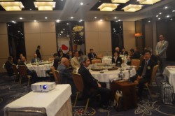 ����Q�O�l���o�Ȃ����S���Q�W���̗��