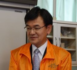 �g���r�F�@�F�{���샍�[�^���[�N���u�