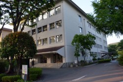 �u���E�l���E�O����n�v��1�ʂ��l����������B�l���w�ȂƐS���Տ��w�Ȃ�i���A�A�E��͖��Ԋ�ƁA��Ë@�ցA�ۈ牀�E�c�t���ȂǑ���ɂ킽��