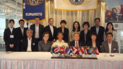 �Q�X�g���͂݋L�O�B�e�ɔ[�܂�Q���ҁB�ō����M�ҁB