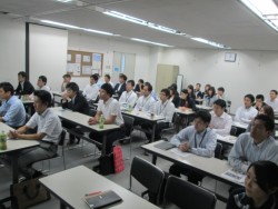 �����͎Ј���T�O�l���Q��