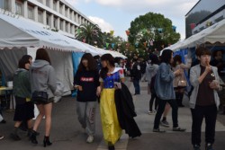 3���Ԃŉ���15000�l�̐l�o��������