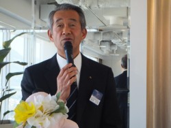 �u�i���ɂ̏t��W�֍s���Ă����v�Ɠ��c���