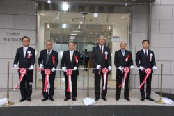 �֌W�҂�ɂ��e�[�v�J�b�g