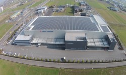 ���㕨���Z���^�[�i����s���В��j�̉����𗘗p���A���d���Ƃ��J�n�����u�x�c��i�����㕨���Z���^�[���z�����d���v