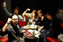 �u����΂낤�F�{�v�ƎQ���҂ƌ𗬂��鐼�������i�E����Q�Ԗځj