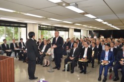 ���ӏ󑡒掮�ŏ����c�ǒ��Ɏӈӂ������A�����Ɍ��������ӂ��������鋴���