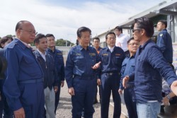 ���@�ɖK�ꂽ�v�钬�̃e�N�m���ݒc�n�ŏZ�������Џ󋵂𕷂��R����\������}�c���c�B������R����\�A�]�c�N�K�O�@�c���A�鉺�L�쌧�{����\