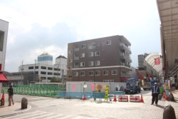 �H�����̃A�[�P�[�h�i�E�j�Ɖ�̂��ꂽ�T�����u���R�i���j