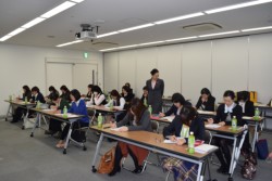 �����͖�R�O�l���Q���B�R�~���j�P�[�V�����̃X�L���𖁂���