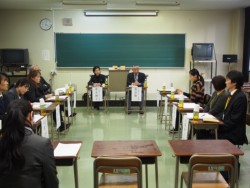 ��i���L�����p�X�ŊJ�Â��ꂽ�A�E���k��B�O���[�v���_�ɏo�Ȃ������E���A�̗p�S���҂�