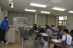 �����@�t���]�Ԃ̎��̂̎��Ԃ�ӔC�ɂ��Đ���