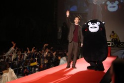 �����܃����Ƌ��Ƀ��b�h�J�[�y�b�g����o�ꂵ���o�D�E����������