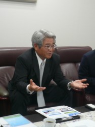 �z�[���f�B���O�ݗ��������ɐ��ڂƐ������镟���G���В�