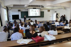 ����B���[�e���w�@��w�ŊJ�����A�E�}�i�[�u��