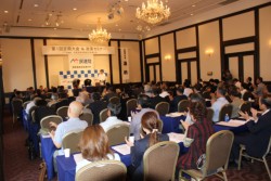 �}���E�T�|�[�^�[���P�O�O�l���Q���������i�}���A�̑�P�������