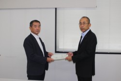 �Ό����J���ٗp�n���ے��i�E�j����񓚏W���󂯎���c�