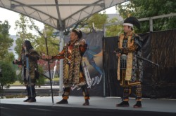 �I�[�v�j���O�C�x���g�ŃX�e�[�W���I�����F�{�邨���ĂȂ�������