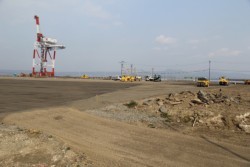 �V�K���g���[�N���[�����z�����ꂽ����`�k�[���Ő������i�ސV�R���e�i���[�h�i��T�E�U�����j