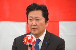 �u���E���̂��q�l���炷�΂炵���ƌ�����H��������Ă��������E�E�E�F�{�ɏ����ł������̎d���𗎂Ƃ��A�F�{�n�k����̕����x���ɂȂ������v�Ƃ��������镽�c�Y��Y�В�