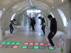 �V��ނ̉^�����u�œ��̔N�����ł���u�f�d�m�j�h�X�^�W�A���v�B�Q�[�����o�Ŋy�����̌��ł���