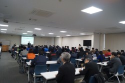 �H�i�Ǝ҂Ȃ�70�l���o�ȁB���ϕ��@��֐ł̈����ɂ��Ď��^�����̏�ʂ�������