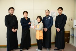 �Ђ΂艀��K�˂������i�C�g�̃����o�[�A���������i������Q�Ԗځj�Ɗ�t���󂯎��ۓ������i������R�Ԗځj