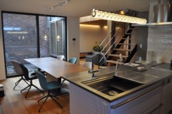 �k�c�j�A�C���i�[�e���X�Ȃǂ�݂����P�K