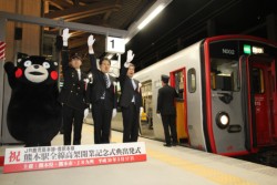 �J�Ǝ��T�ɐ旧���A�P�ԏ���ōs��ꂽ�o�����B���܃����A�����T�@�F�{�w���A�吼�s���A�����m���i������j�����}���P�ԗ�Ԃ̌ߑO�T���Q�S��������Ís�����ʗ�Ԃ���������