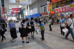 COCOSA�O�Ō[���O�b�Y�̔z�z��Ăт������s����