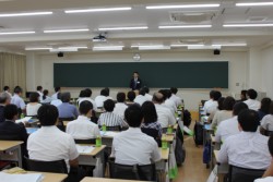 �����͌����O���獂�Z�֌W�҂ȂǂP�O�O�l���Q�������i�H�w��������