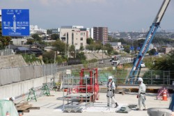 �������̍H�����{�i������t�R�勴�B�O���ɍ����R�W�V���ƌ�������{�������_������B�F�{�k�o�C�p�X�͌��݁A�Q�Ԑ��ŋ��p���i���j��