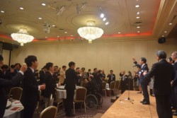 �����͖�P�T�O�l���Q��