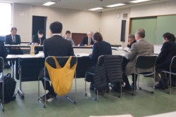 �s�������֏���̉�c���ŊJ���ꂽ�u�F�{�s���E�΍��A�����c��v