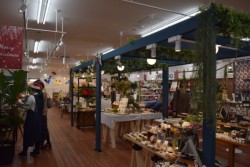 �����G�݂�R�X���Ȃǖ�1���A�C�e����񂵂��X��