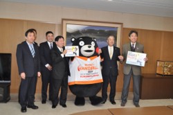 ���掮���I���Ί�ŋL�O�ʐ^�ɂ����܂�o�Ȏ҂�B